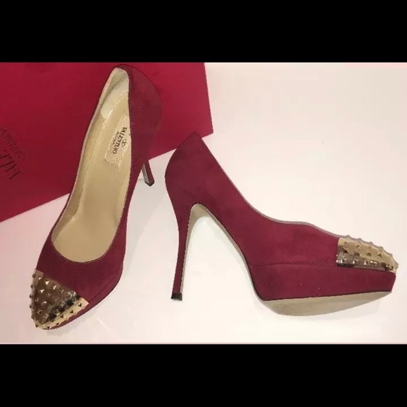Valentino Studded Gold Toe Cap Pump Red Suede - Picture 1 of 8
